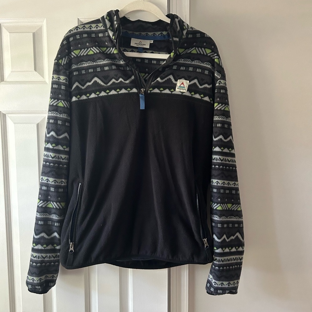 Passenger Set Off Recycled Polar Quarter Zip Fleece